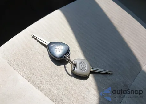 2010 Toyota Corolla Le z USA, uszkodzony, nr VIN 2T1BU4EE6AC327423